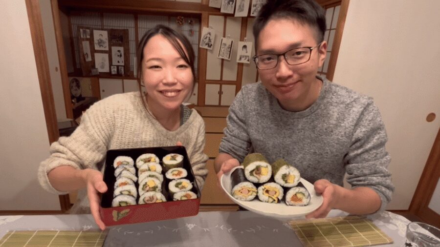 Yokohama: Sushi & Gyoza Cooking with Matcha Experience - Your First Hour on Tatami: Picking Matcha, Manga, or Pure Relaxation